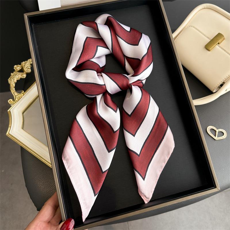 Luxus Streifenmuster Damen Seidenschal Bandana Haarbänder Quadratische Schals Satin Glatt Sommer Satin Hijab Wickel Stirnband Foulard