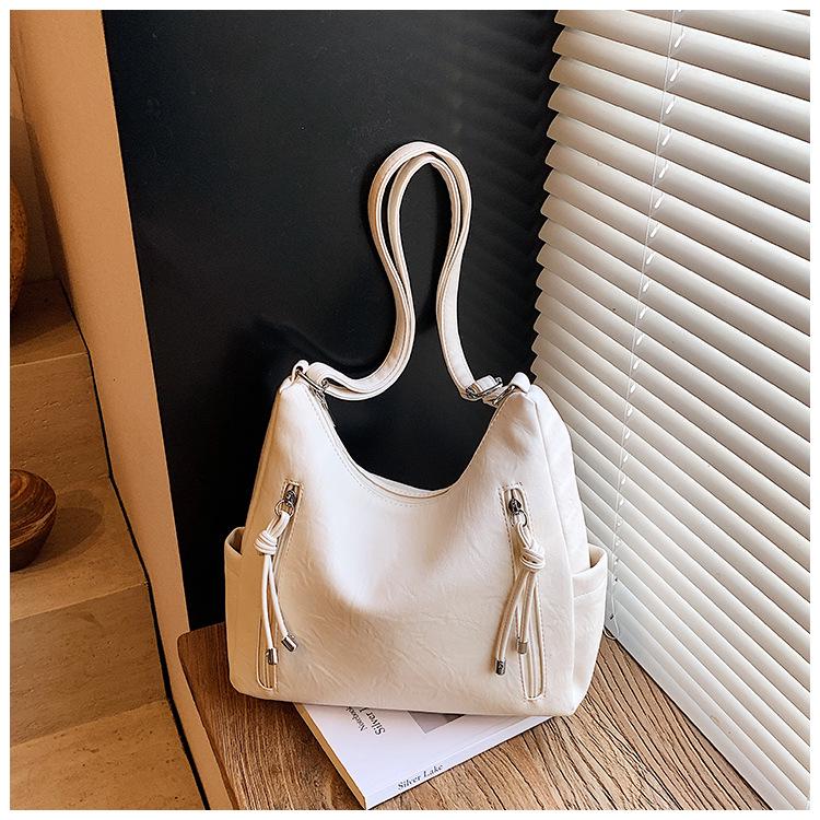 2025 Korean Fashion Large Capacity Crossbody Tote - Retro Autumn/Winter Women's Bag