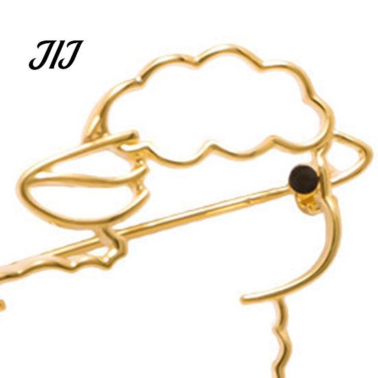 Decorative Clothing Accessory Hollow Sheep Brooch Lapel Pin, Golden Plated Alloy Animal Badge Pin for Daily Wear Party Cardigan