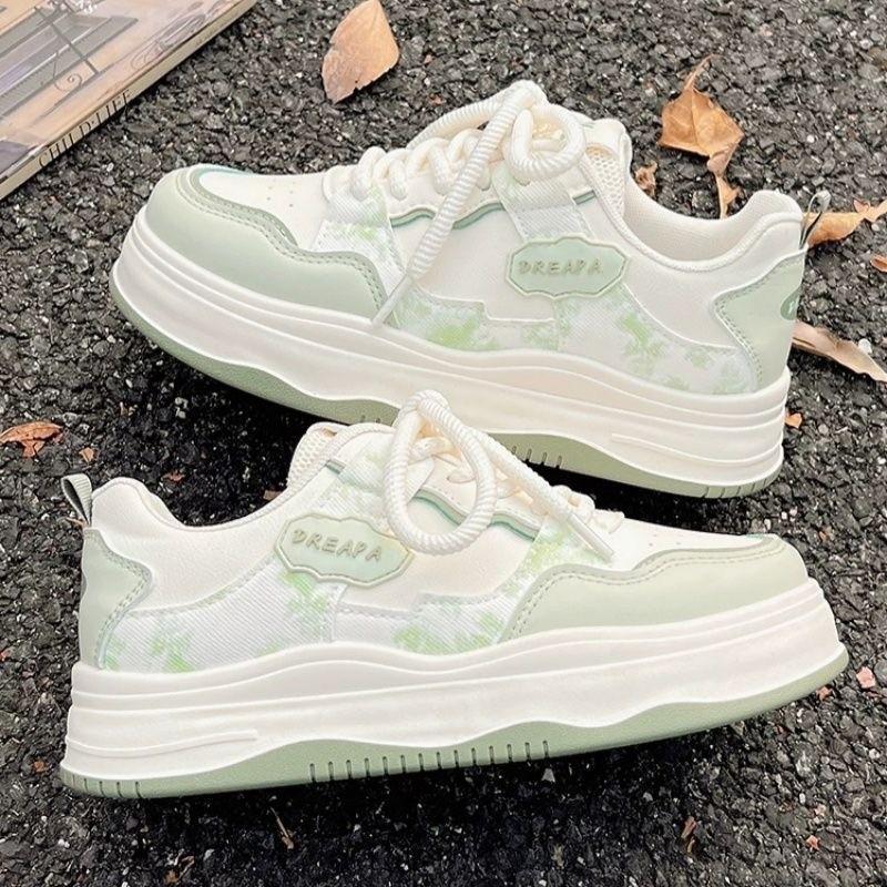 Fashion Women Platform Sneakers Star Design Lace Up Skateboard Flat Outdoor Comfortable Running Sports Shoes Tennis  Sneakers