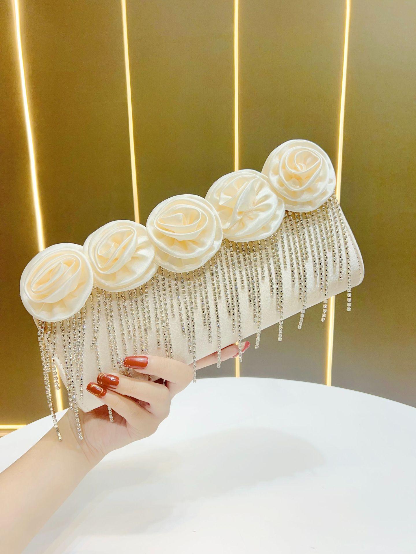 

New dinner bag, Xiaoxiangfeng clutch bag, banquet women s bag, high-end light luxury chain messenger handbag.