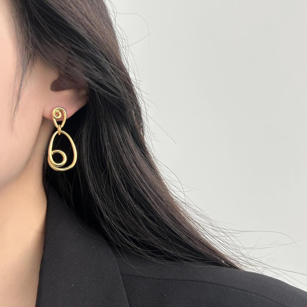 Oval Spiral Stud Earrings High Sense French Retro Light Luxury Art Abstract Curve Earrings