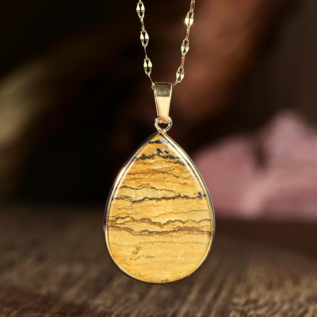 Elegant Water Drop Stone Pendant Necklace for Women, Non-Fading Gold Clavicle Accessory, Light Luxury Design.