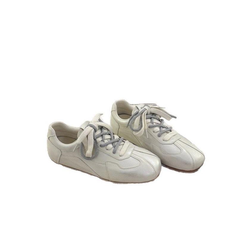 Autumn new casual versatile flat bottom lightweight sports board shoes black white shoes