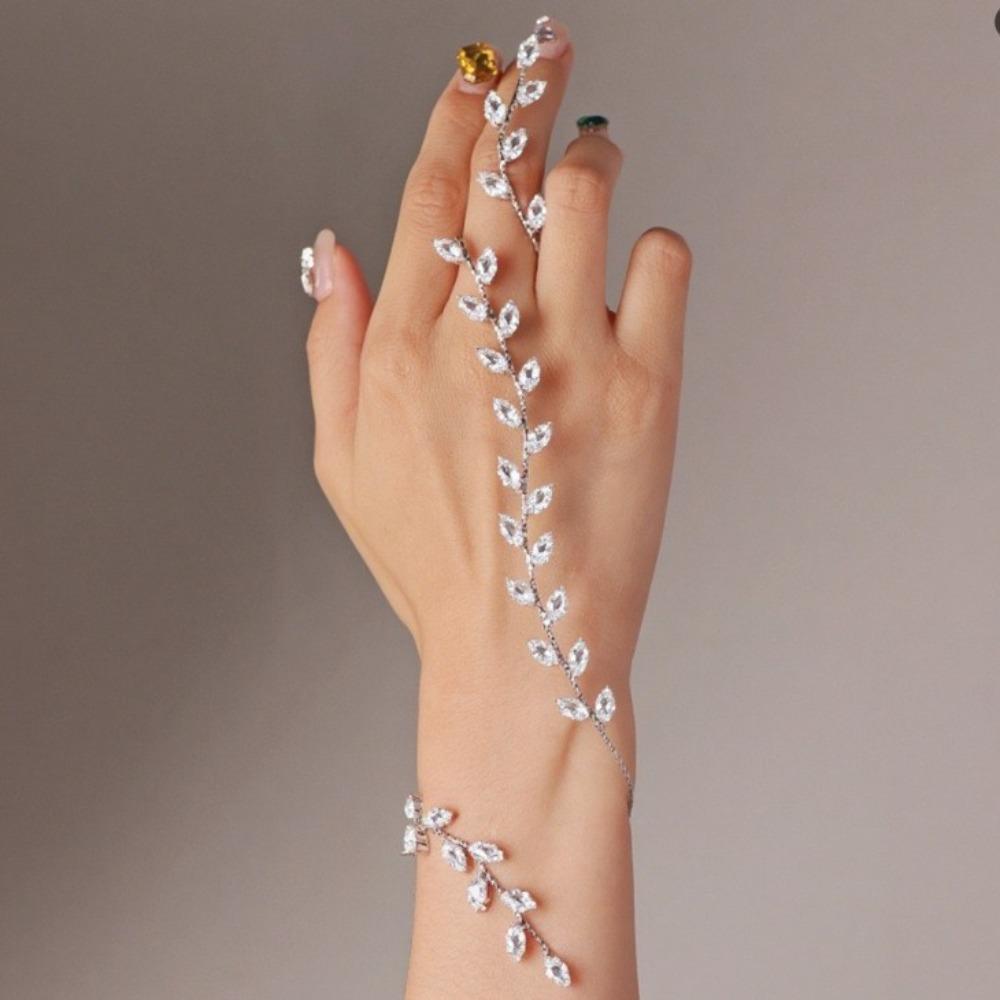 Simple Elegant Fashionable Luxury Bracelet Rhinestones Bridal Wedding Bangle Wedding серебряный