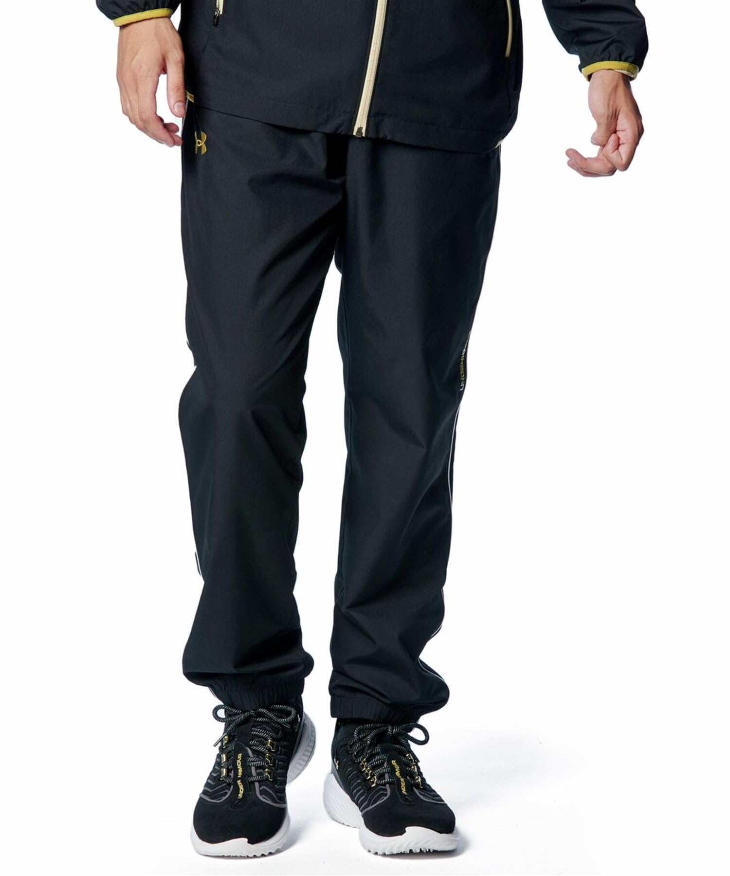 

UA НЕОСПОРИМЫЕ ТКАНЫЕ БРЮКИ Черный Золотой XXL [Under Armor] / /