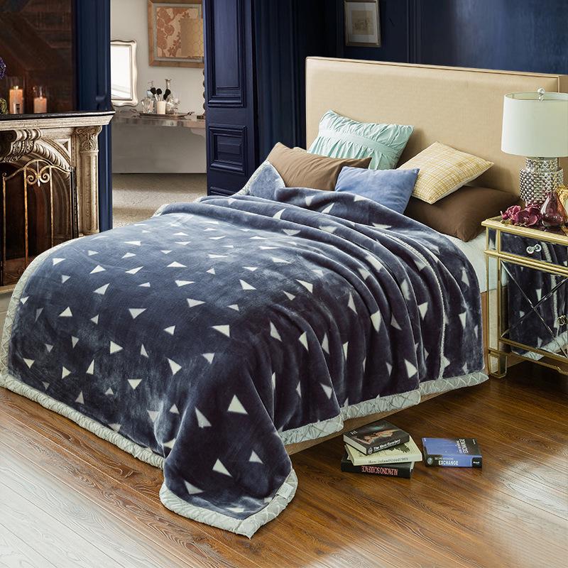 Double-Layer Thickened Raschel Blanket - Super Soft Anti-Static Fleece for Autumn/Winter, Perfect Wedding Gift.
