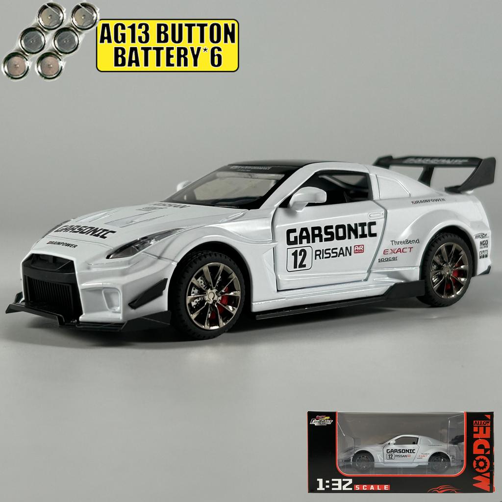 1:32 Nissan GTR CSR2 Modello in Lega Metallica Diecast Auto Decorazione per la Casa & Collezionabili Ornamento per Esposizione Hobby Regali per le Feste