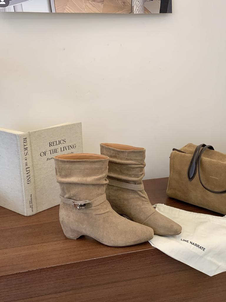 Inner height increase and thin short boots autumn and winter new simple design retro pleated stacking boots short boots