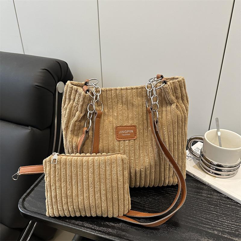 Corduroy Bag Ladies 2025 New Trendy Casual Shoulder Bag Large Capacity Class Bag Popular Tote Bag