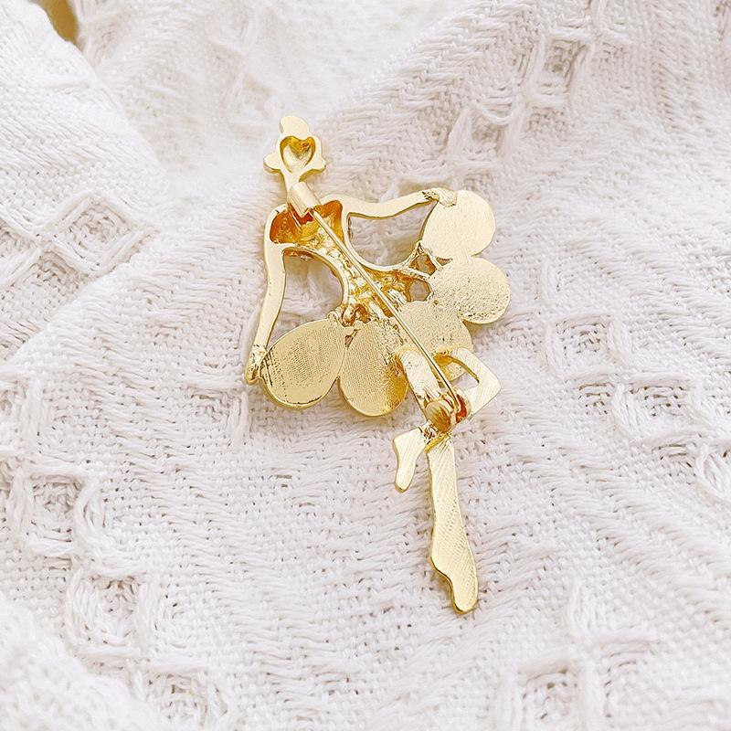 Broche Oeil de Chat Ballerine Atmosphérique Européenne et Américaine Mode Accessoires de Vêtement Tempérament