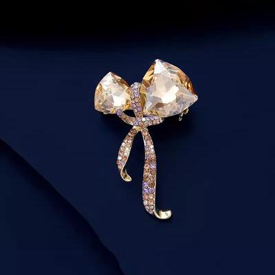 Broșe și accesorii pentru corp