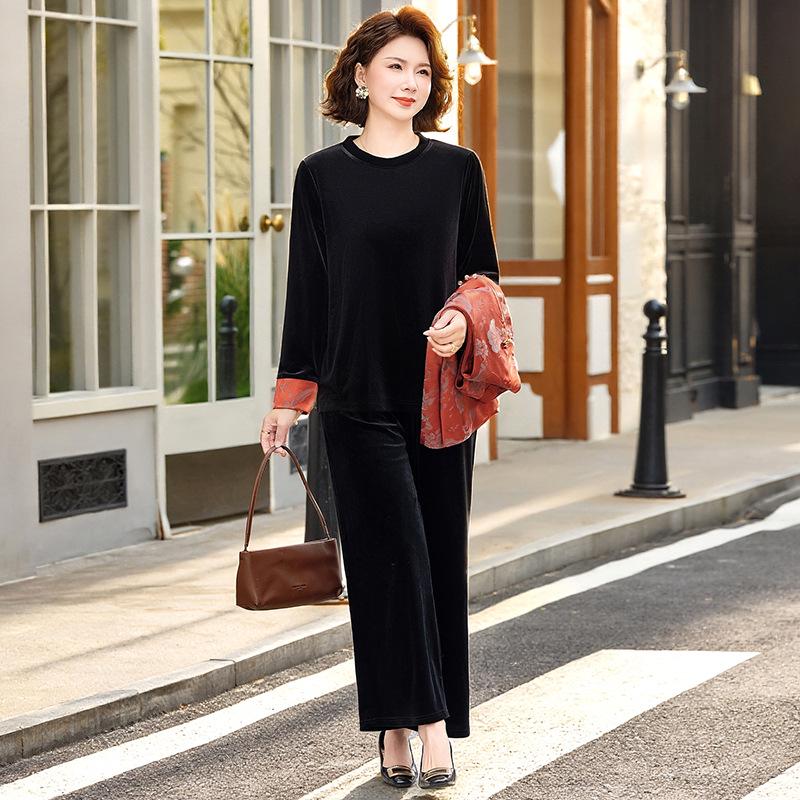 Stylish Spring Three-Piece Set: Chinese-Style Vest, Inner Top, and Pants for Middle-Aged and Elderly Women