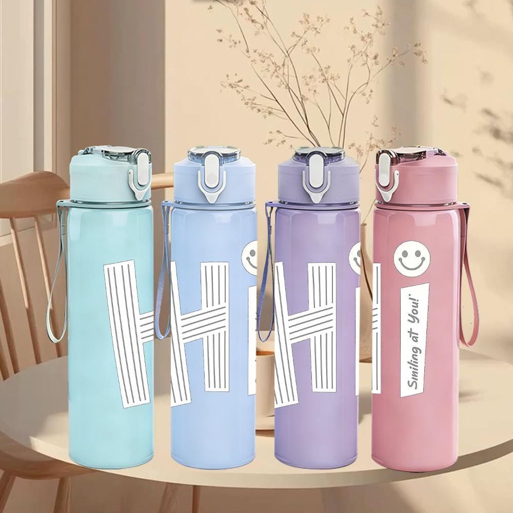 1PC Hi Simple Letter Text Art Print 750ml Color Plastic Sports Water Bottle Leakproof Flip Straw Lid Suitable for Sports Office Home Use