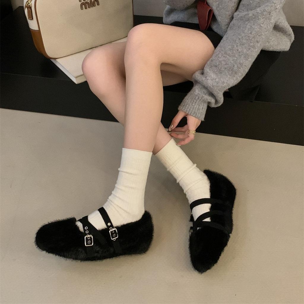 In the winter of 2025, the new fluffy shoes with round heads and plush to keep warm and increase the inner height. Mary Jane shoes