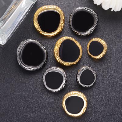 5 adet 15/18/21/23mm Siyah Reçine Düzensiz Metal Düğme Kürk Palto Gömlek Kazak Giyim Dekoratif El DIY Dikiş Düğmeleri