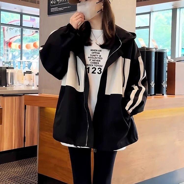 

Женская ветровка с капюшоном в стиле колор-блок - Корейский стиль, свободный крой для весны/осени 2025 M 100-115 jin