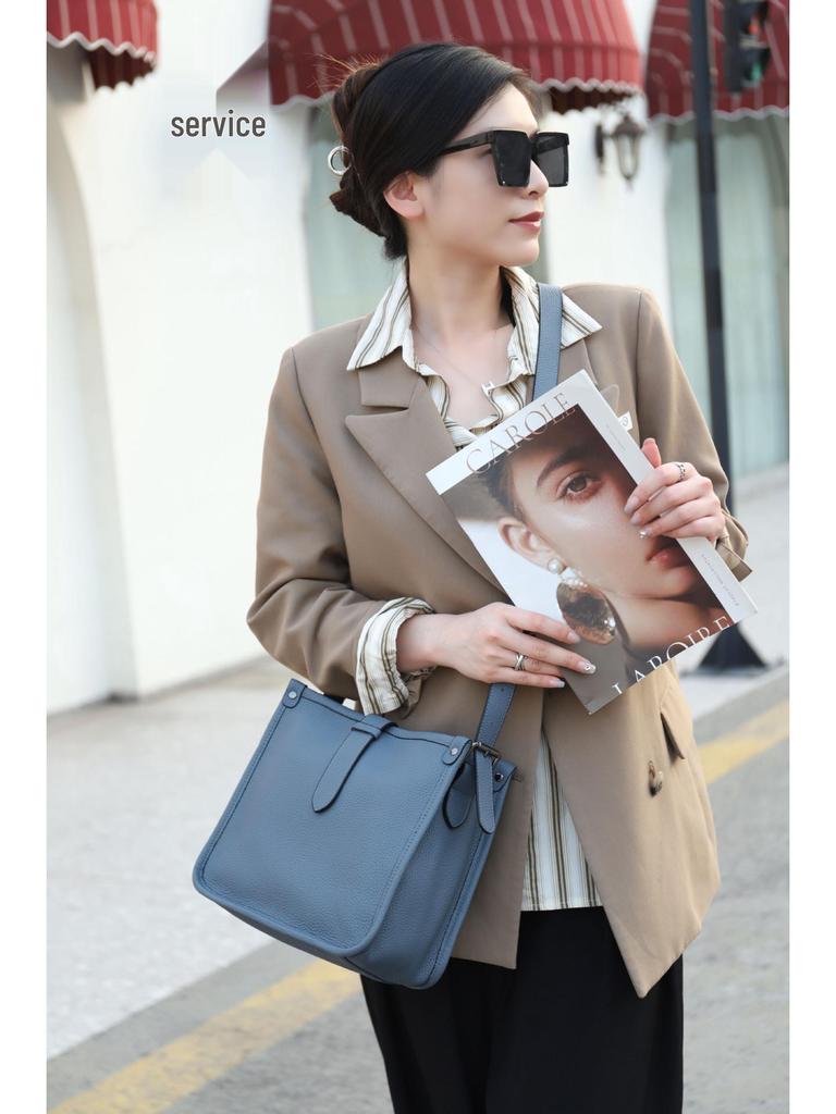 2025 Retro Genuine Leather Women's Bucket Bag - Top Layer Cowhide, Fashionable Single Shoulder Crossbody for Autumn/Winter Europe & America.