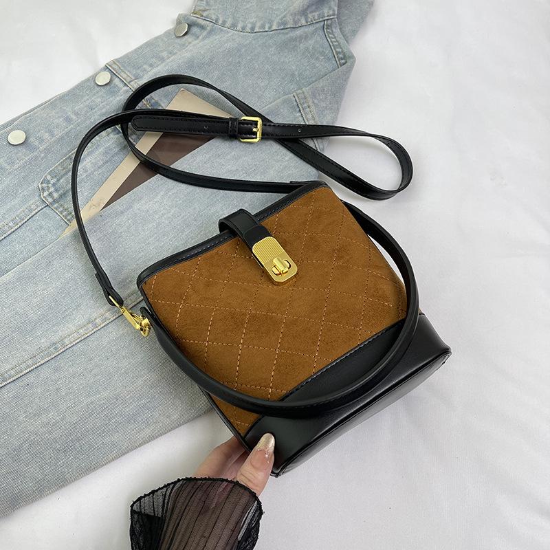 

Popular small bag women s autumn and winter new matte retro messenger bag portable bucket bag