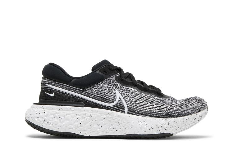 Nike ZoomX Invincible Run Flyknit Oreo