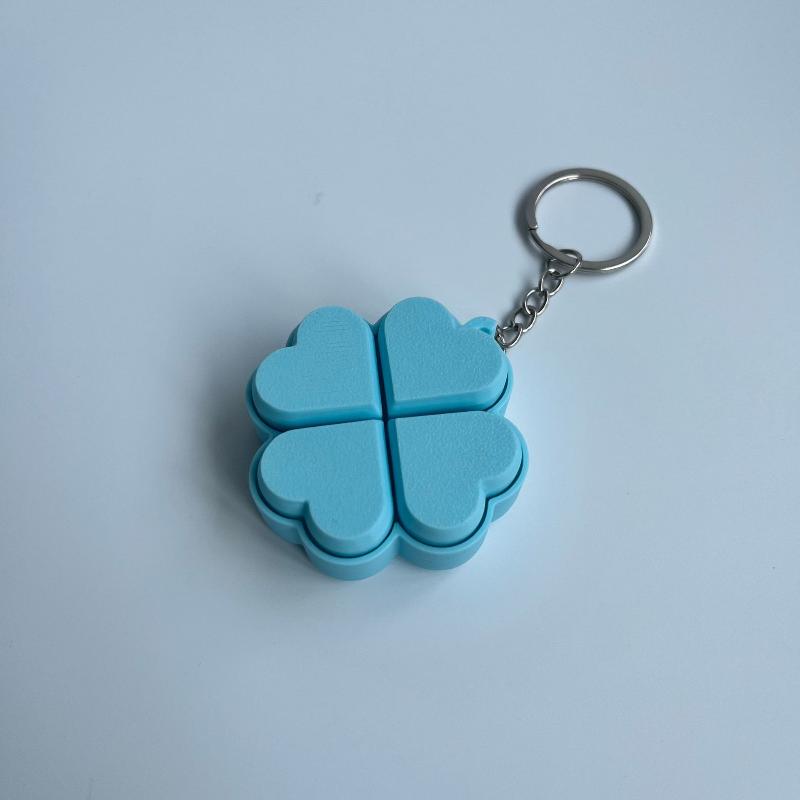 1Pcs 3D Printing Decompression Press Four Leaf Clover Key Chain Pendant Creative Fingertip Toy Bag Ornaments Party Favors