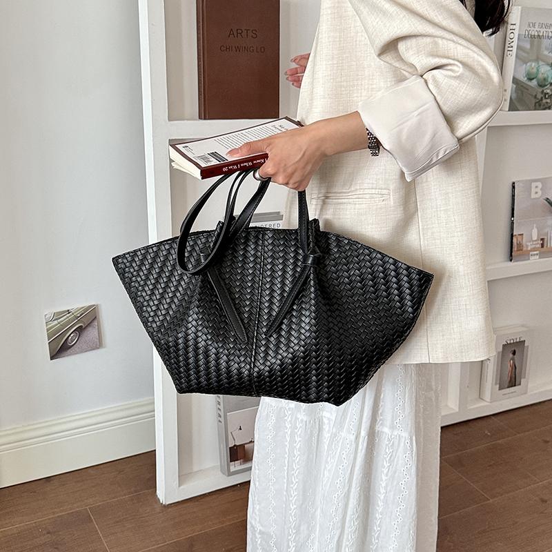 Woven Leather Tote Bag for Women Large Capacity Shoulder Handbag for Work and Shopping