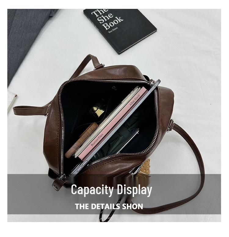 Women's Retro Y2K Underarm Bowling Bag: Large Capacity, Simple, Versatile Shoulder Handbag for Casual Commute.