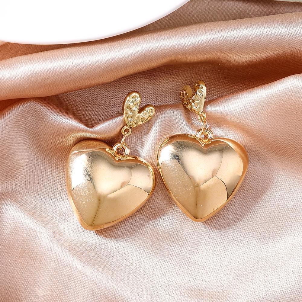 Fashion Gold Color Love Heart Earrings for Women Girls Crystal Stud Earrings Party Holiday Jewelry Gifts
