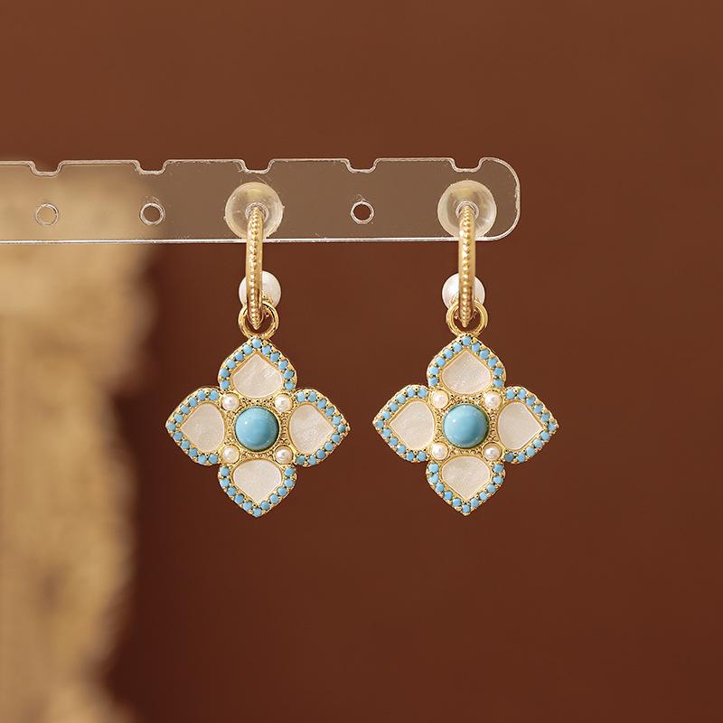 2025 Green Stone Four-Leaf Clover Pearl Stud Earrings - C-Shaped, Light Luxury Niche Design for Women