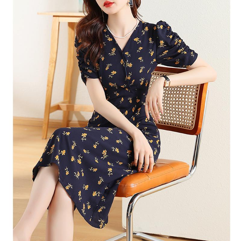 Summer new chiffon V-neck dress for women, slim fit mid-length bellflower tea break floral A-line dress