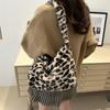 Fashion leopard print plush women's bag 2 autumn and winter new personalized underarm fluff shoulder bag handbag
