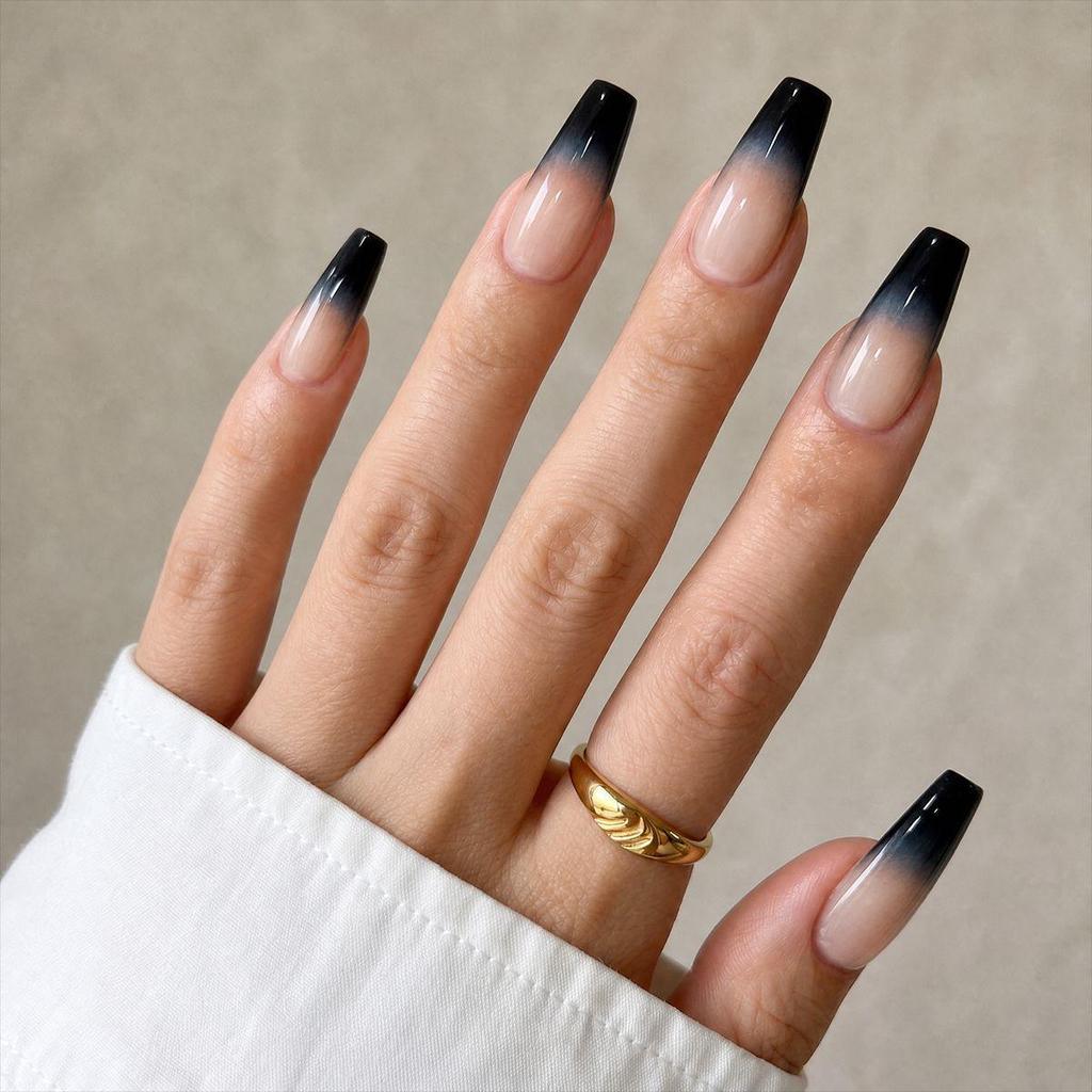 Hochwertige tragbare künstliche Nägel im Mandel-Nude-French-Stil – mittellange und lange Nagelspitzen