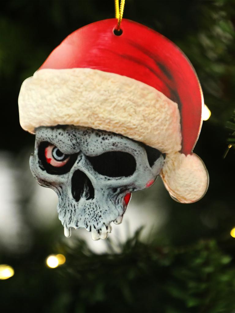 Halloween Christmas Skull Ornament with Santa Hat, Gothic Hanging Decoration, Festive Xmas Tree Decor Pendant for Home & Party