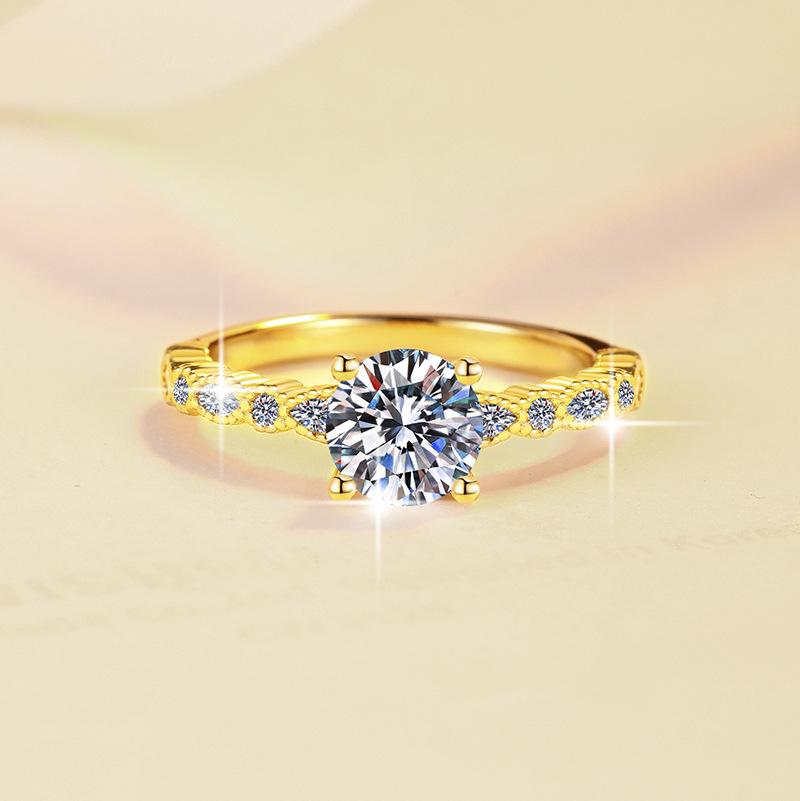 Vintage Style 18k Gold Plated GRA Certified Round Cut 1Ct VVs1 Moissanite Ring 925 Sterling Silver Engagement Ring for Women