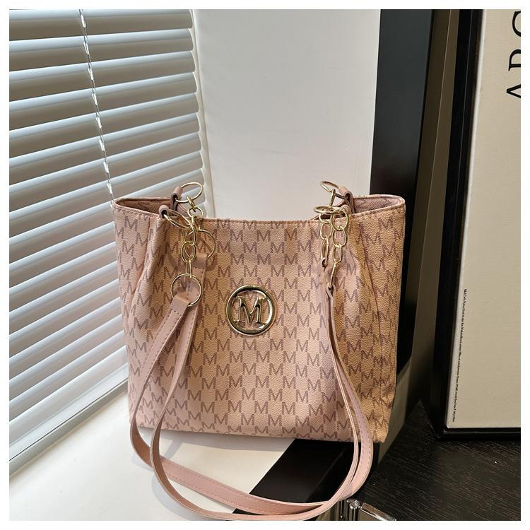 New moon bag, this year's fashion 2025 new niche underarm bag, foreign style personalized shoulder bag, letter printing oblique span bag