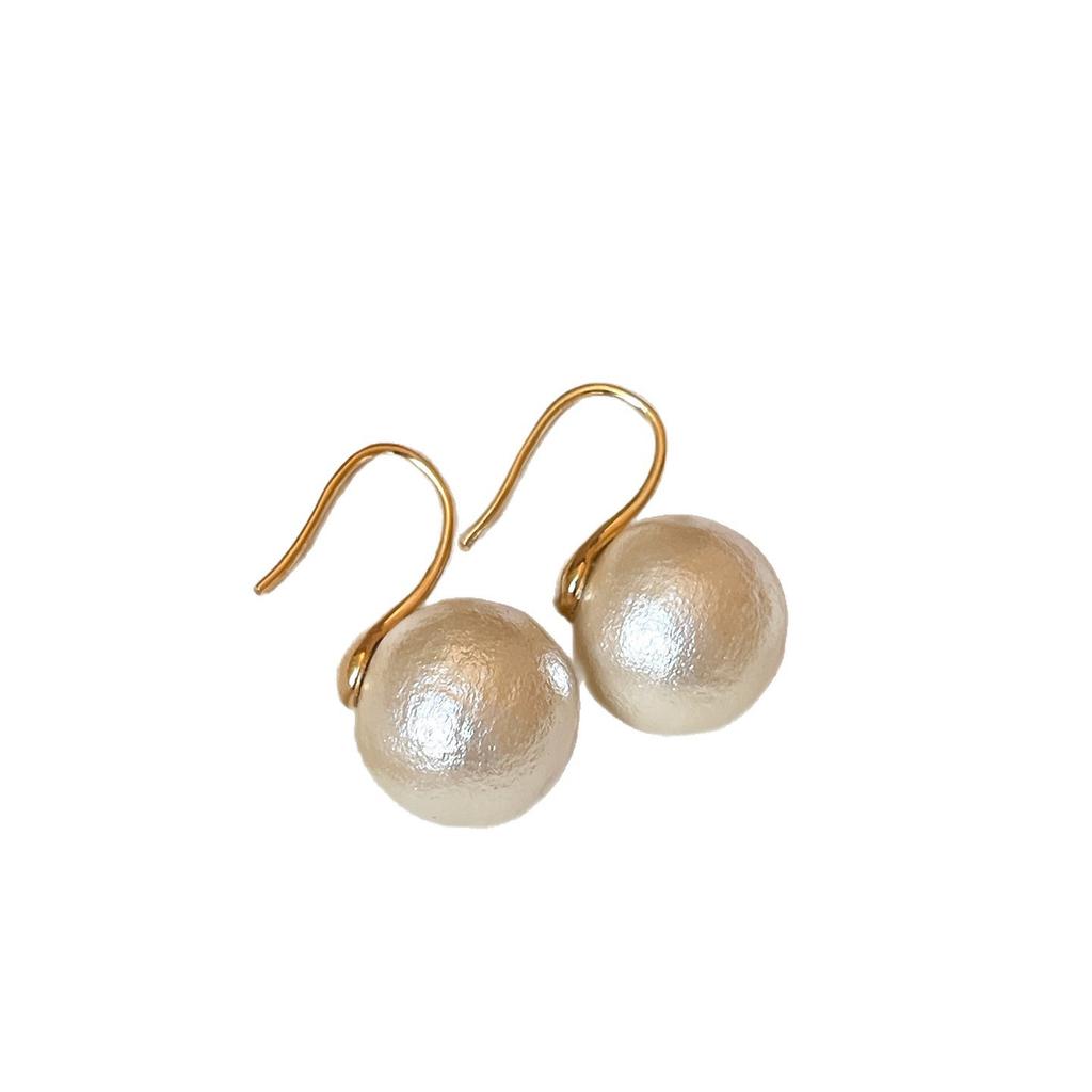 Cream Xinjiang Cotton Pearl High Heels Ear Hook Earrings Women'S Retro Light Luxury Earrings Temperament Ear Jewelry
