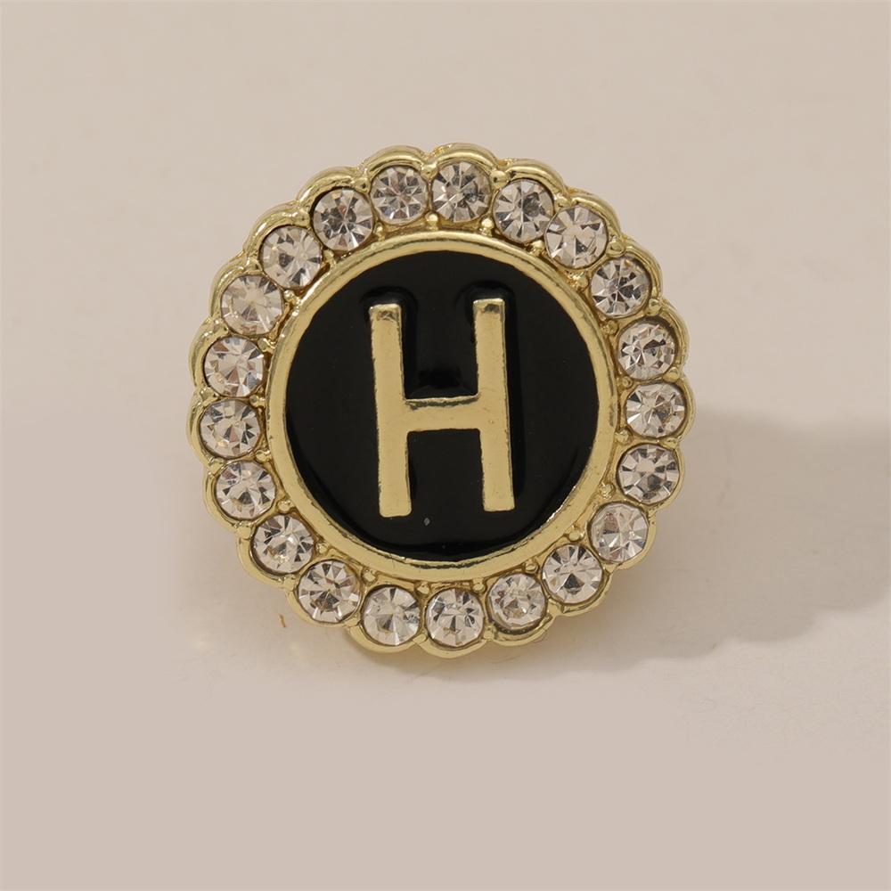 26 English Initials A-Z Brooches Classic Full Around Crystal Golden Alphabet Pins For Women Men Girls Clothes Bag Jewelry Gift