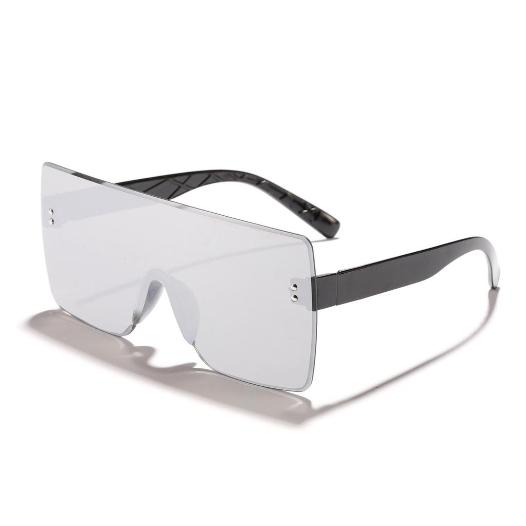 Rennes retro oversized rectangular one-piece sunglasses for men and women showing small faces and gradually changing contrasting colors Outdoor sunsh