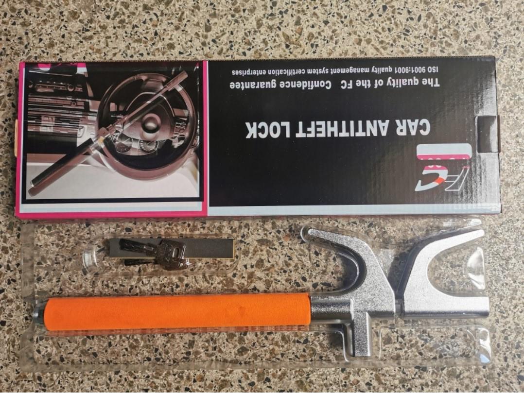 

U-образный замок рулевого колеса: Противоугонное и самооборонительное автомобильное устройство с ручкой для разбивания окон