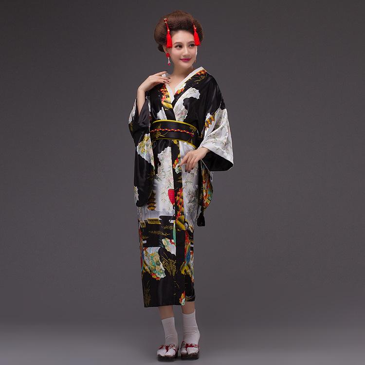 Kimono tradizionale giapponese da donna per cosplay, fotografia e performance scenica