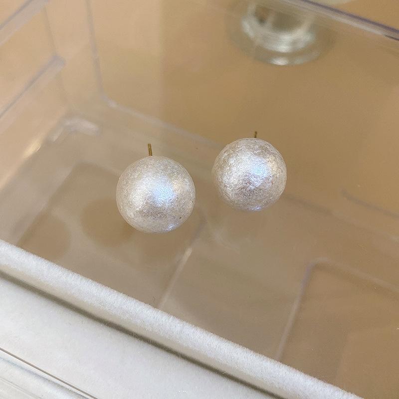 French retro irregular geometric pearl earrings fashion high-end stud earrings personality trend earrings