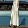 Damen Vorverkauf Ärmelloses Schwarzes Sommerkleid - Schlankmachendes und Stilvolles Design