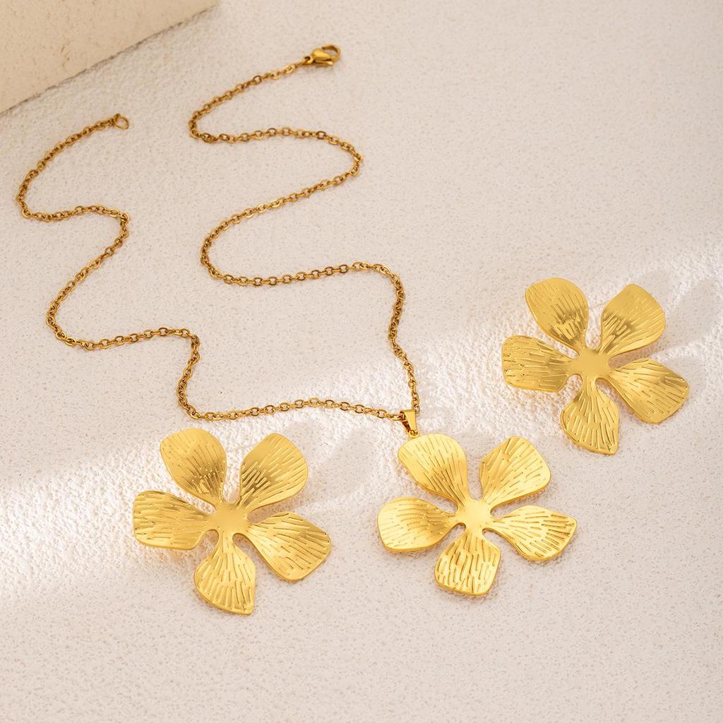 Luxury Geometric Leaf & Flower Earrings Necklace Set