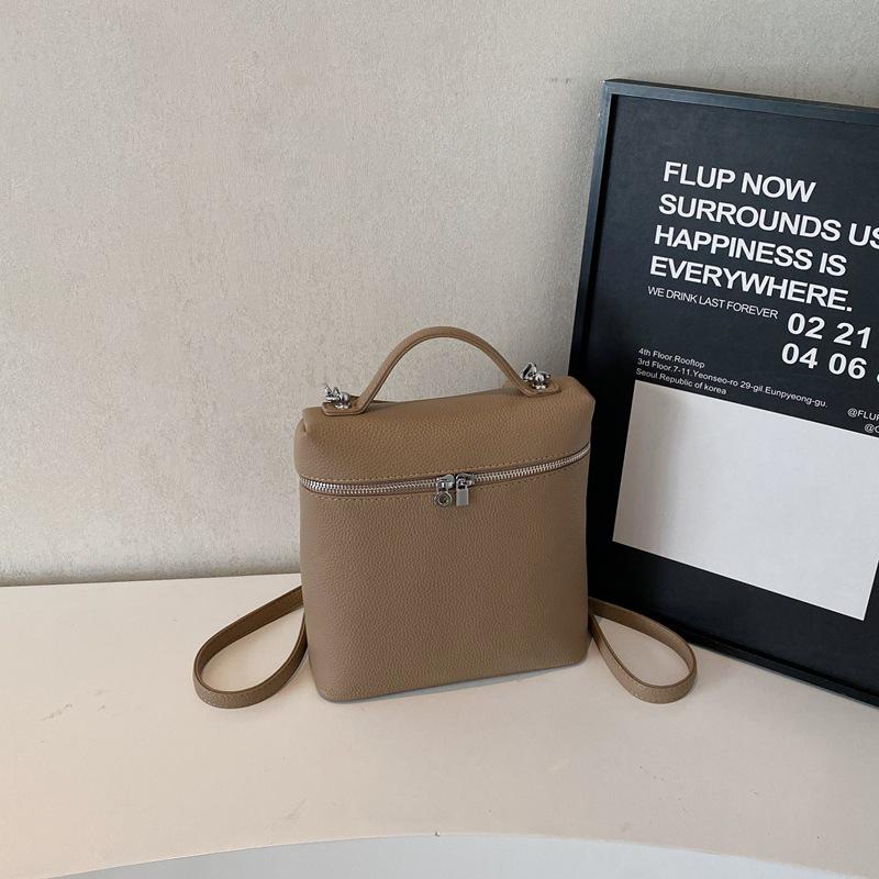 2025 Spring/Summer Women's Stylish Versatile Backpack for Travel and Outings