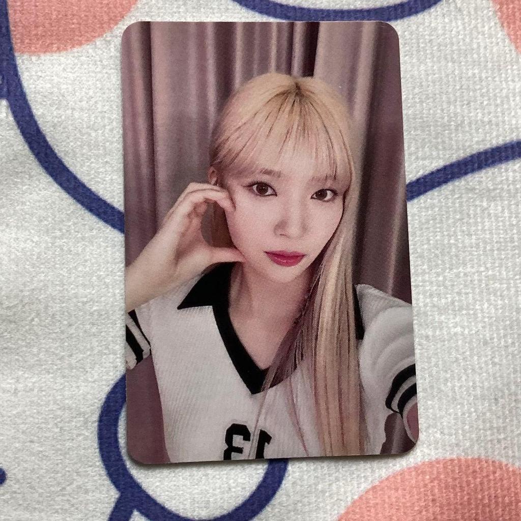 [USED] Korea NiziU Mayuka All Attendance HEARTRIS Limited Trading Card