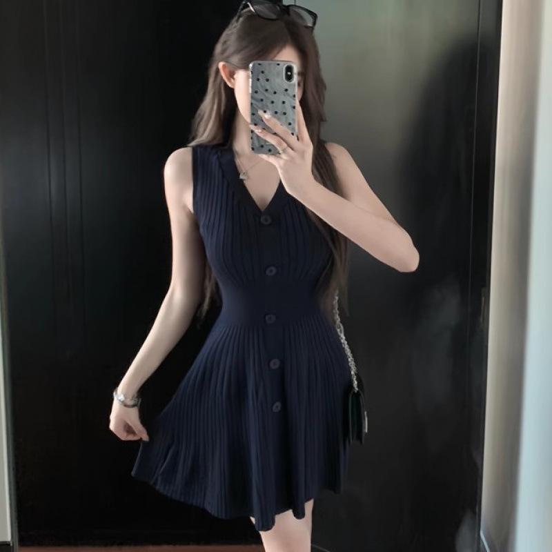 Korean Style V-neck Knit Dress: Sweet & Spicy Summer Fairy, Waist-cinching Slim Fit Large
