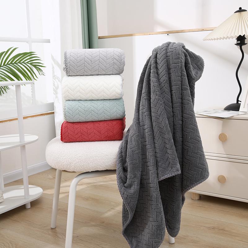 Hochwertige dicke Badetücher aus Korallenfleece, weiche und saugfähige Handtücher, Sport-Strandtücher für den Heim- und Hotelgebrauch