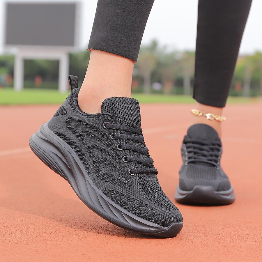 Women's Shoes Work Shoes Breathable Soft-soled Sneakers Light Sports Running Mother Beijing Mesh Black Travel Cloth Shoes