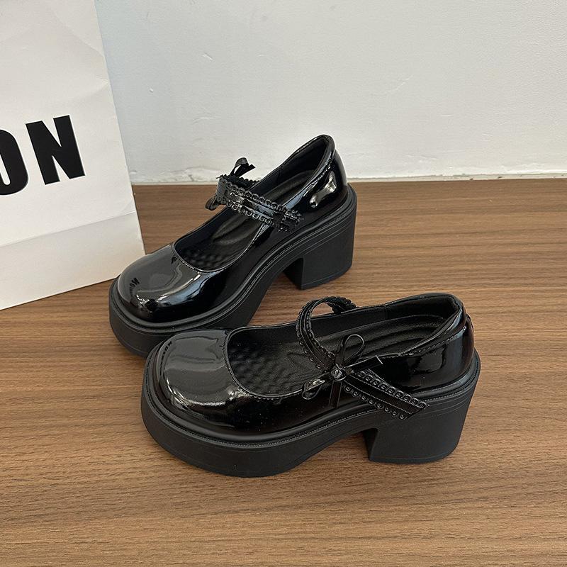 French new versatile skirt platform round head pearl 2025 spring single shoes retro Mary Jane small leather shoes women
