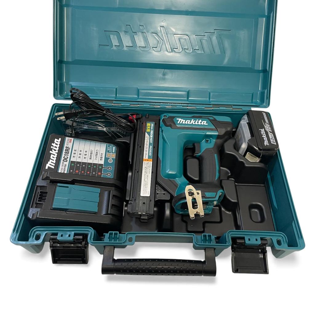 Makita 35mm Cordless Wood 18V and Case FN350DRG Nailer, 6Ah, Battery, Charger, Included,